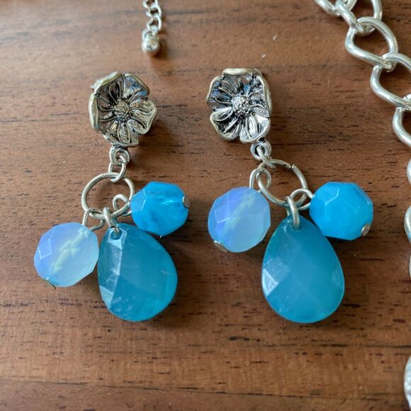 Silver necklace & pierced earrings set blue beads - Picture 2 of 5